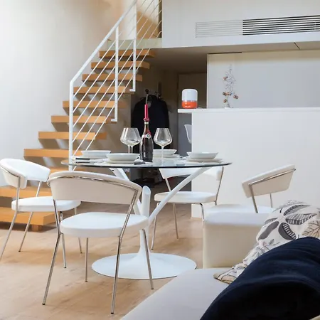 The Artist's Loft Apartment *